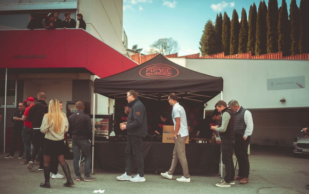 Flammeburger telt på event